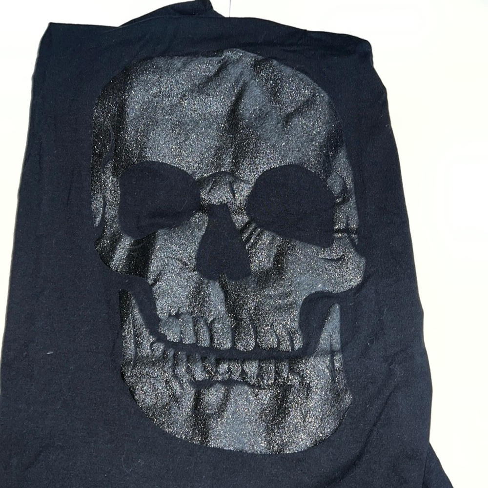 Hottopic black skull shirt